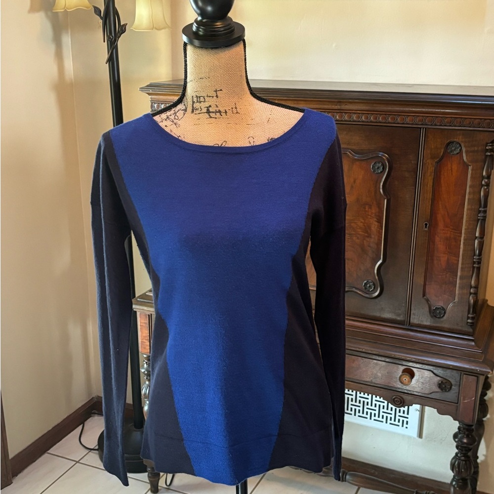 The Limited Women’s Sweater Size Medium